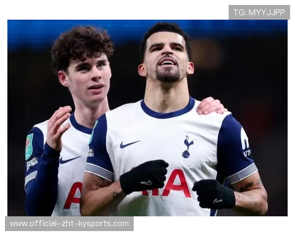 曼联新王诞生：4场轰入4球，超级后卫绝境救主，曼联新球员名单